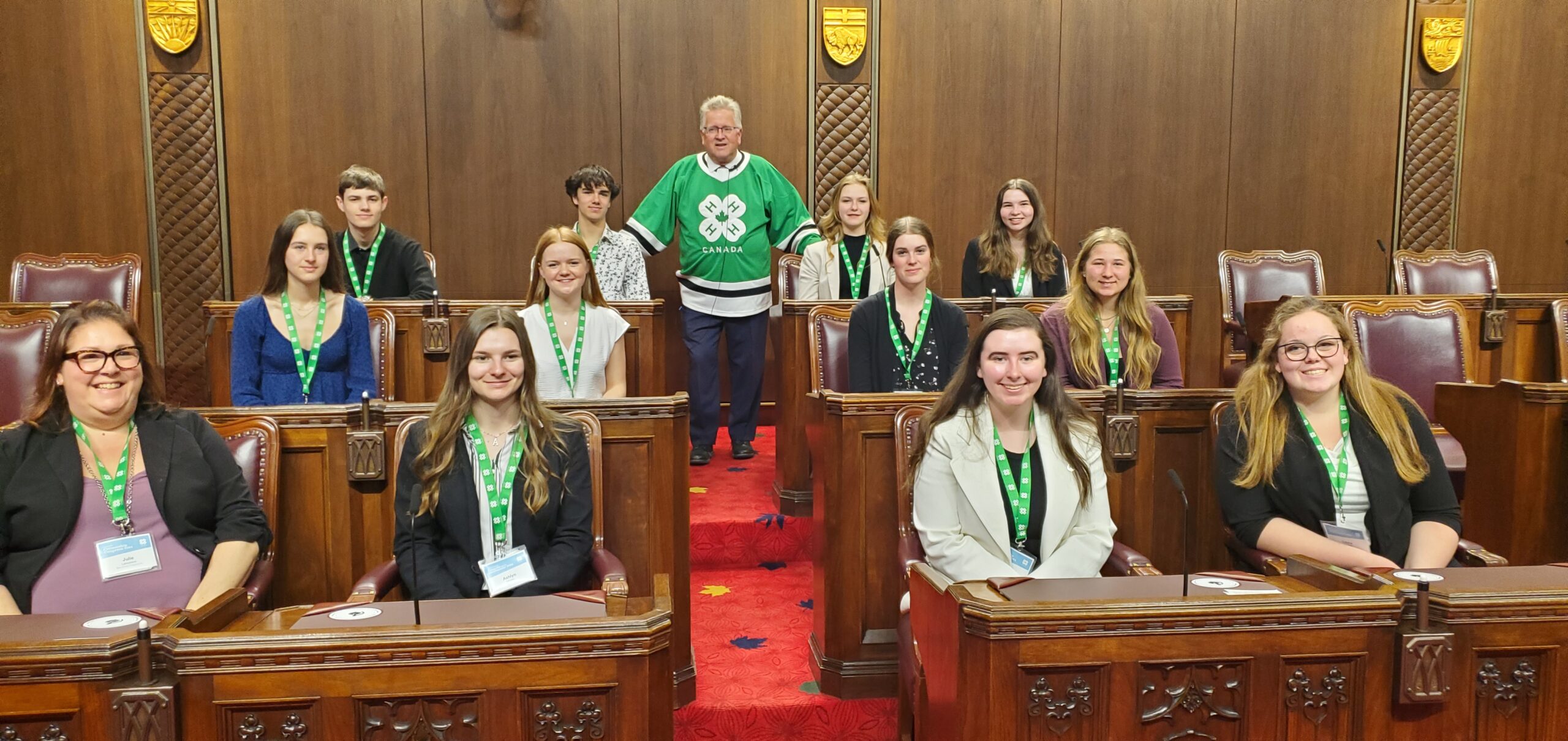 Les membres des 4-H se joignent au sénateur Rod Black dans les chambres du Sénat à l’occasion du Congrès sur la citoyenneté de 2024