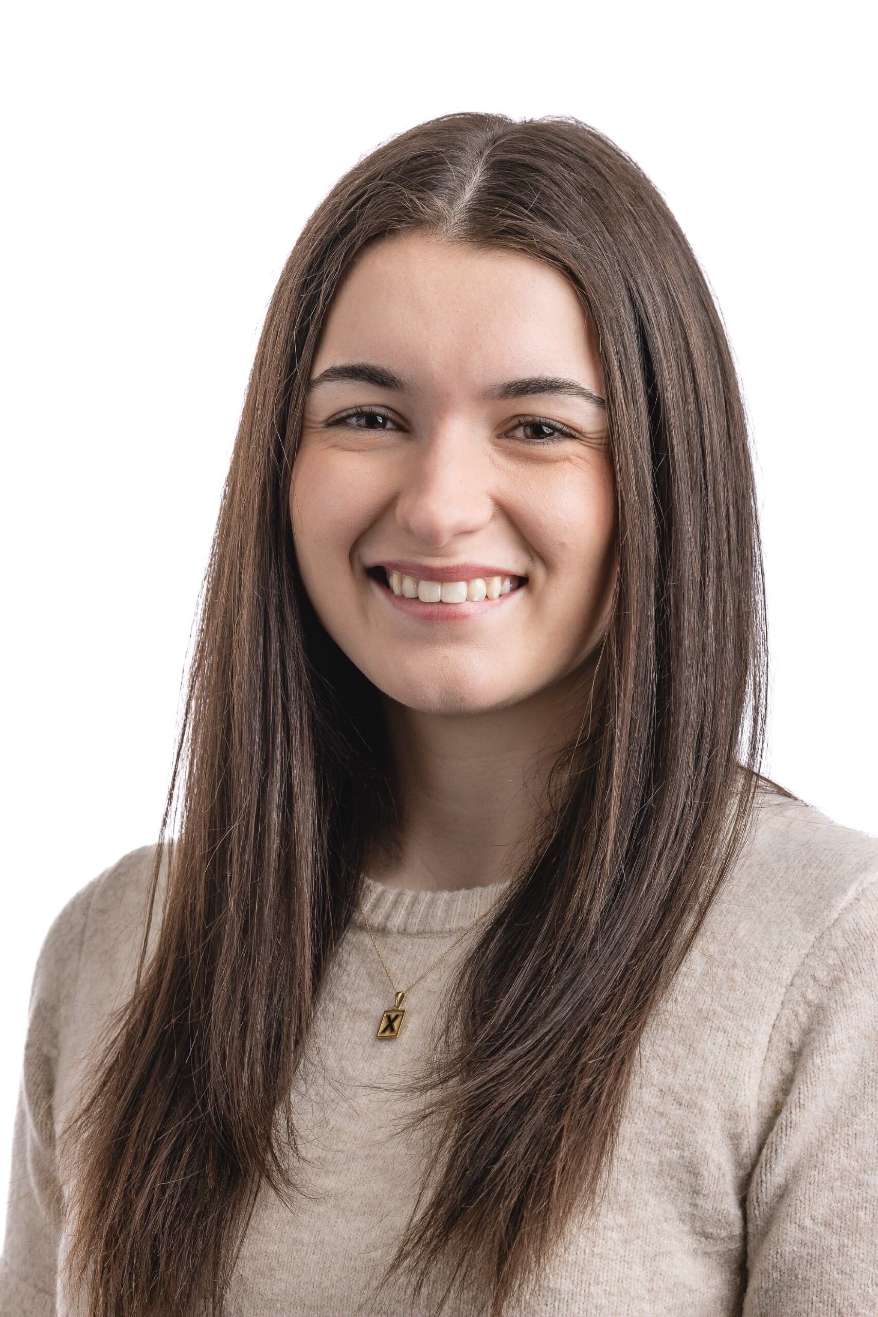 Katie MacNeil Headshot