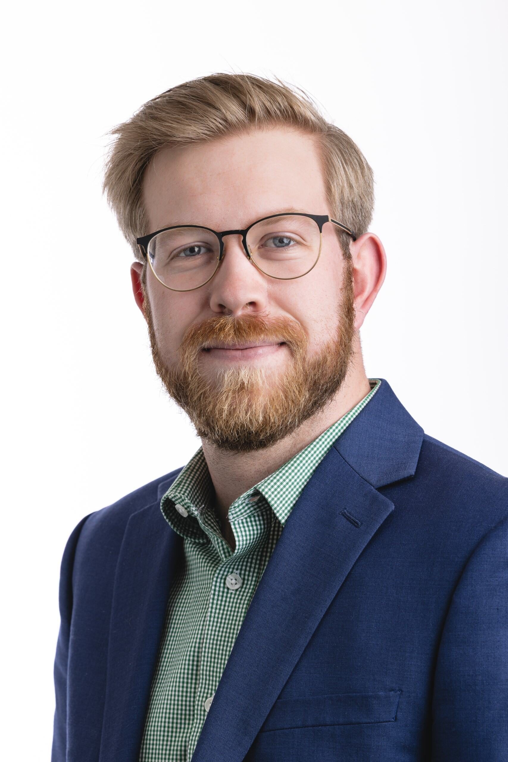 Robert Larsen Headshot