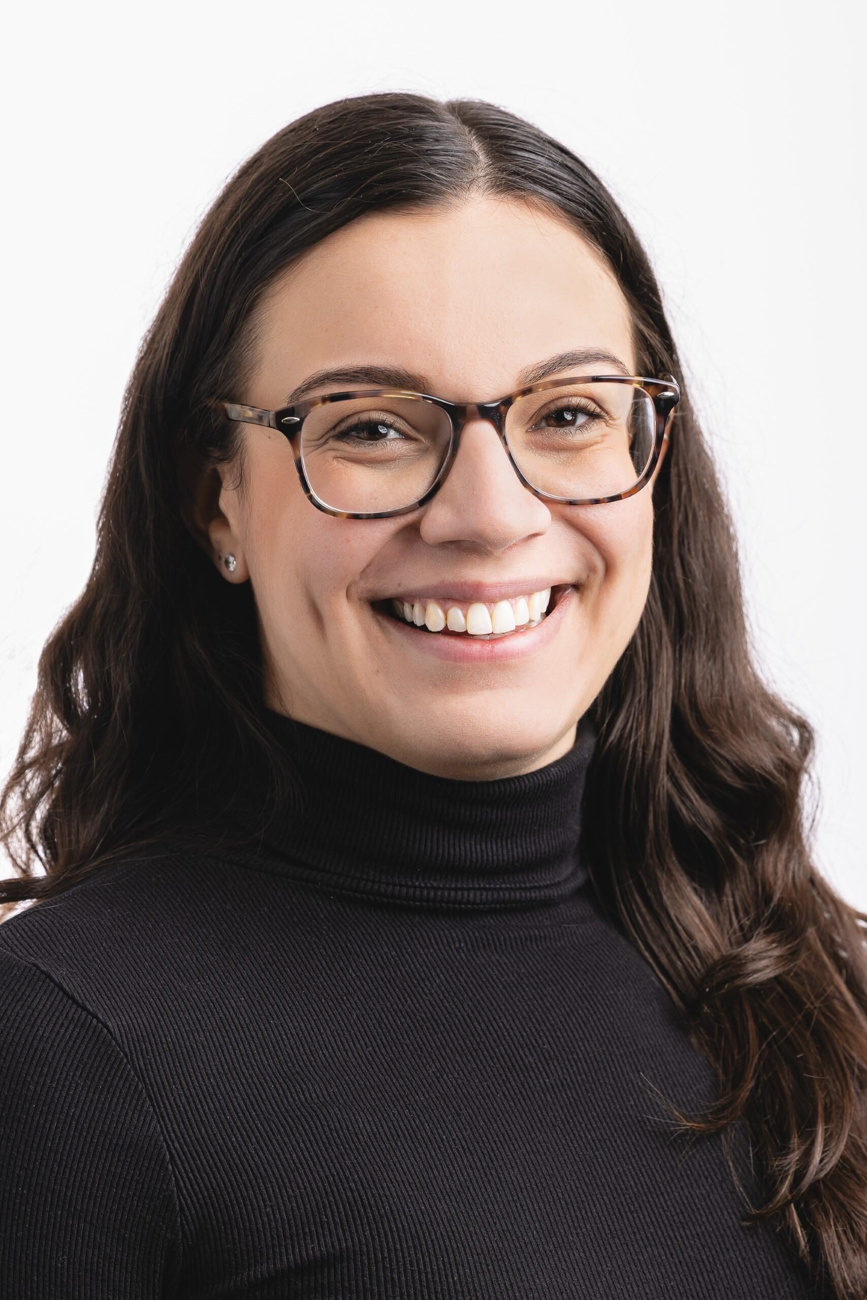 Ana-Julia Reis Headshot