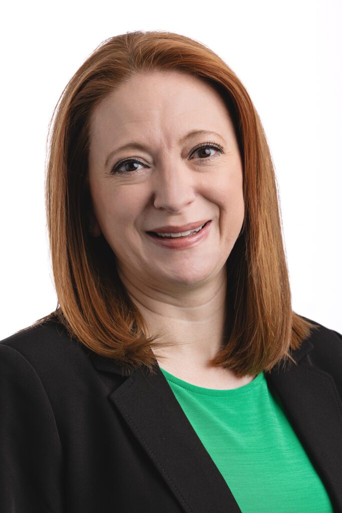 Leslie Noble Headshot
